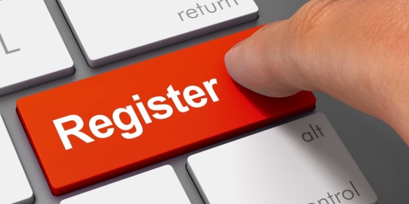 Both mobile and desktop platforms support registered accounts